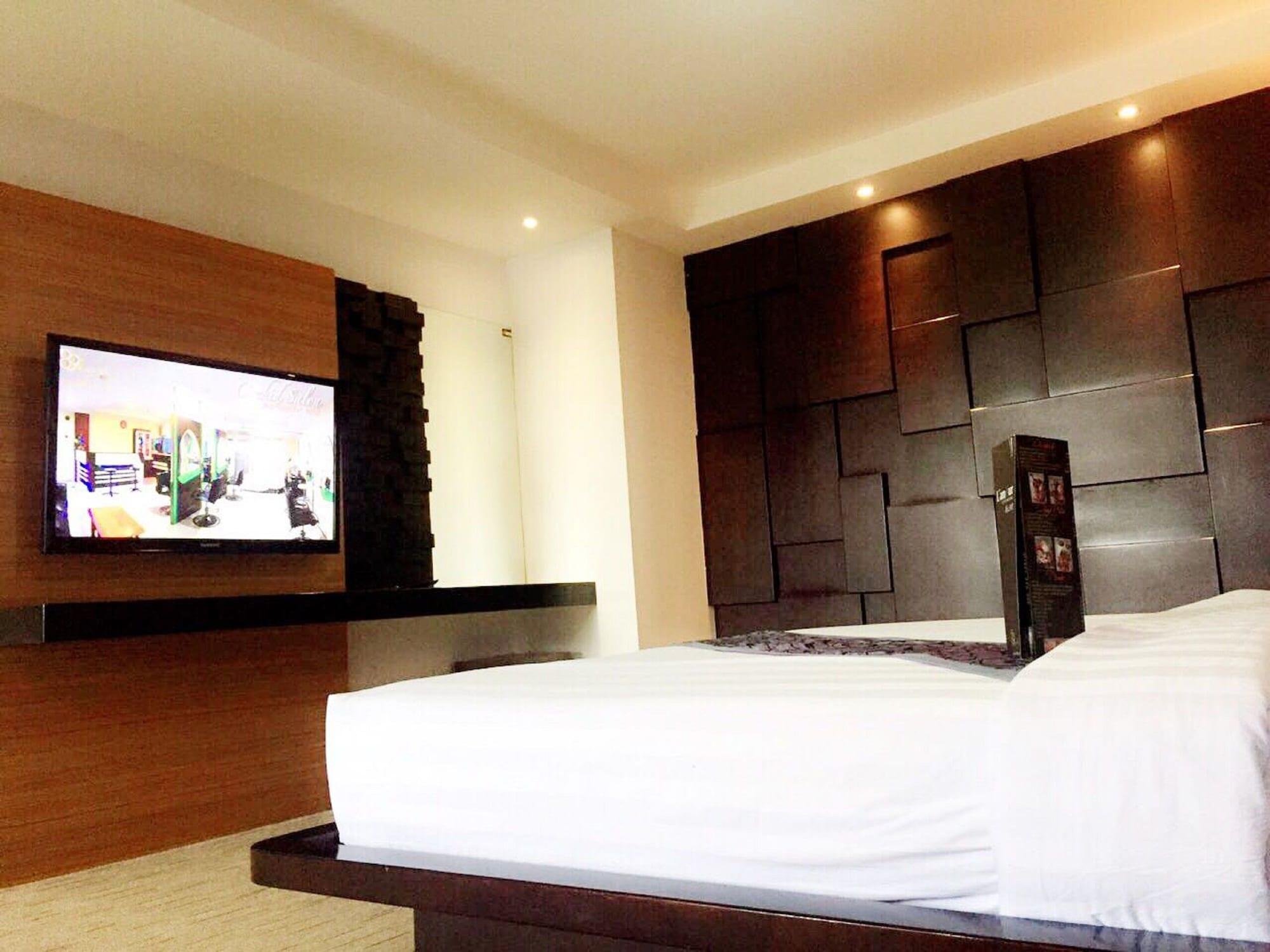 89 Hotel Batam Esterno foto