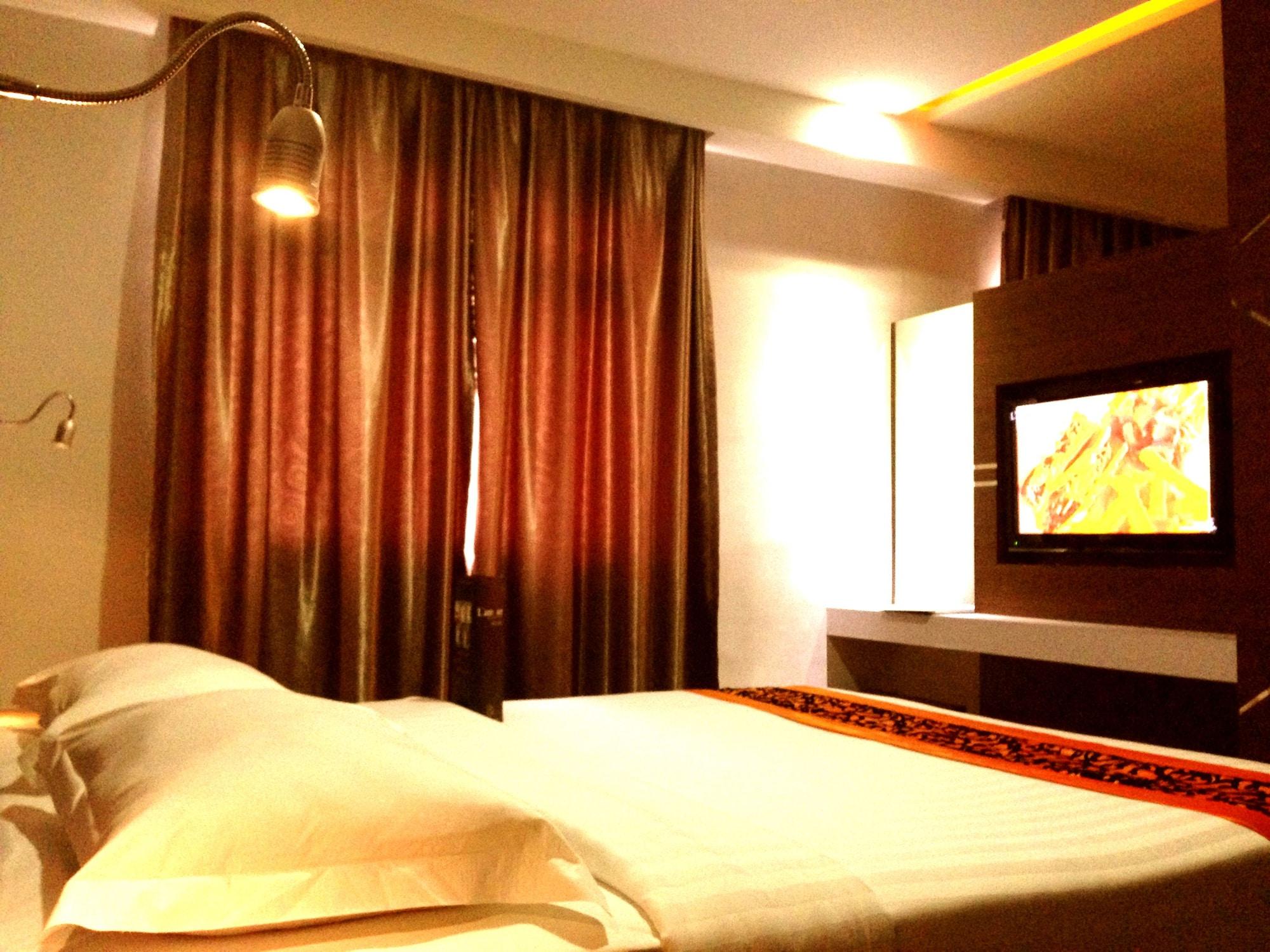 89 Hotel Batam Esterno foto