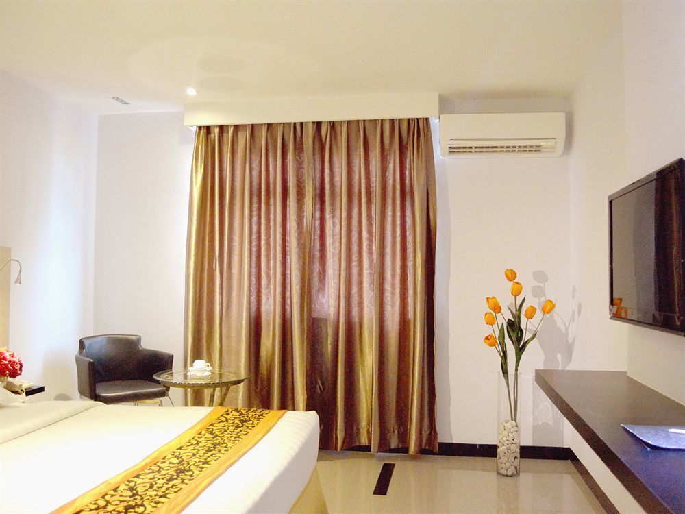 89 Hotel Batam Esterno foto