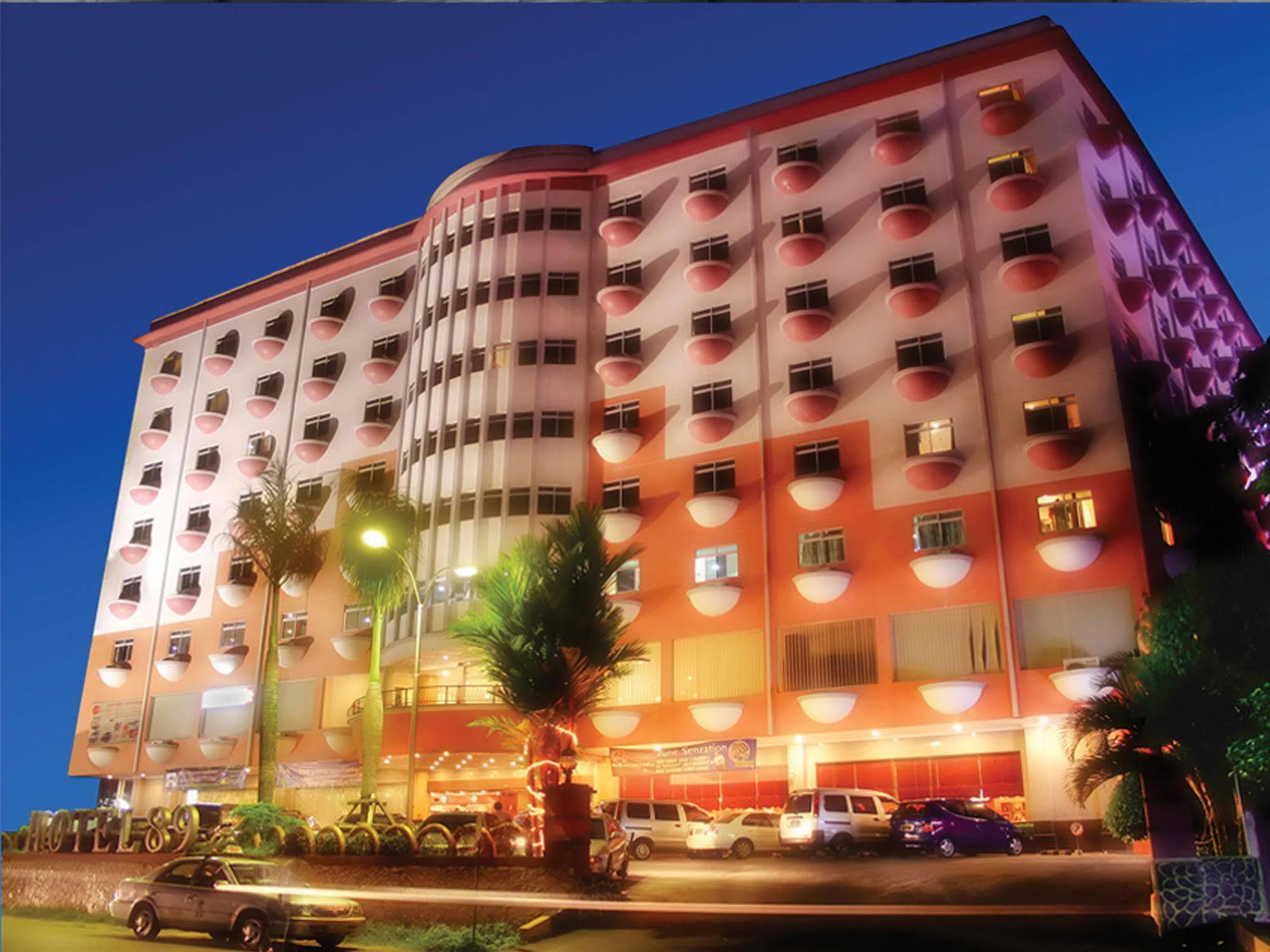 89 Hotel Batam Esterno foto