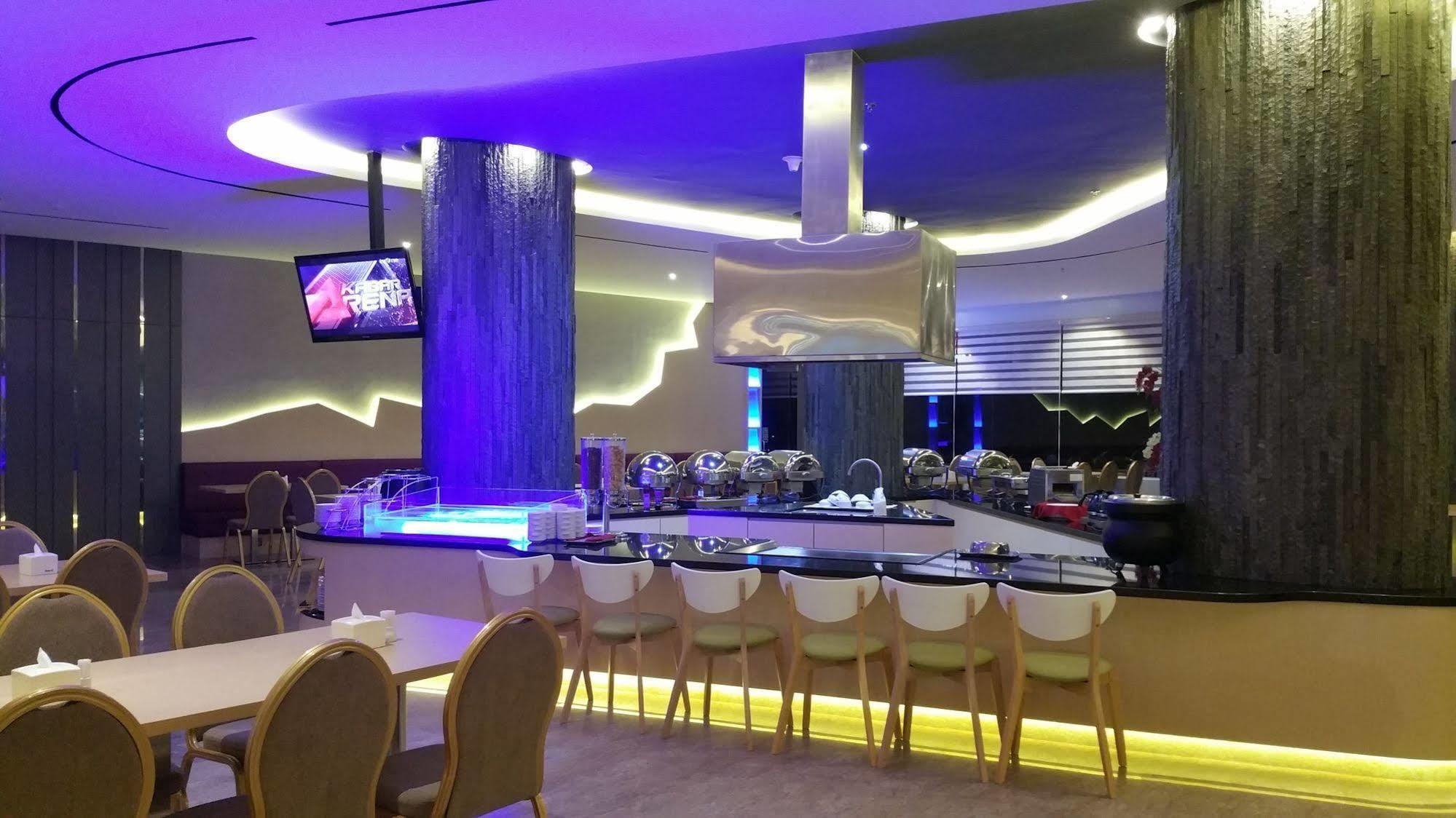 89 Hotel Batam Esterno foto
